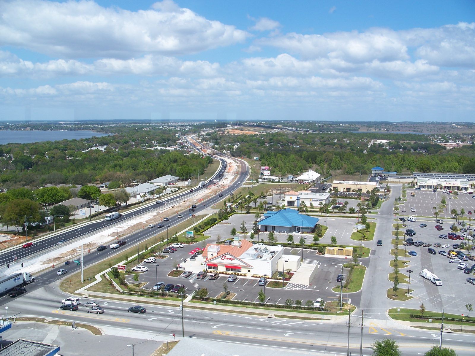 Citrus country in the rolling hills of Lake County, Florida